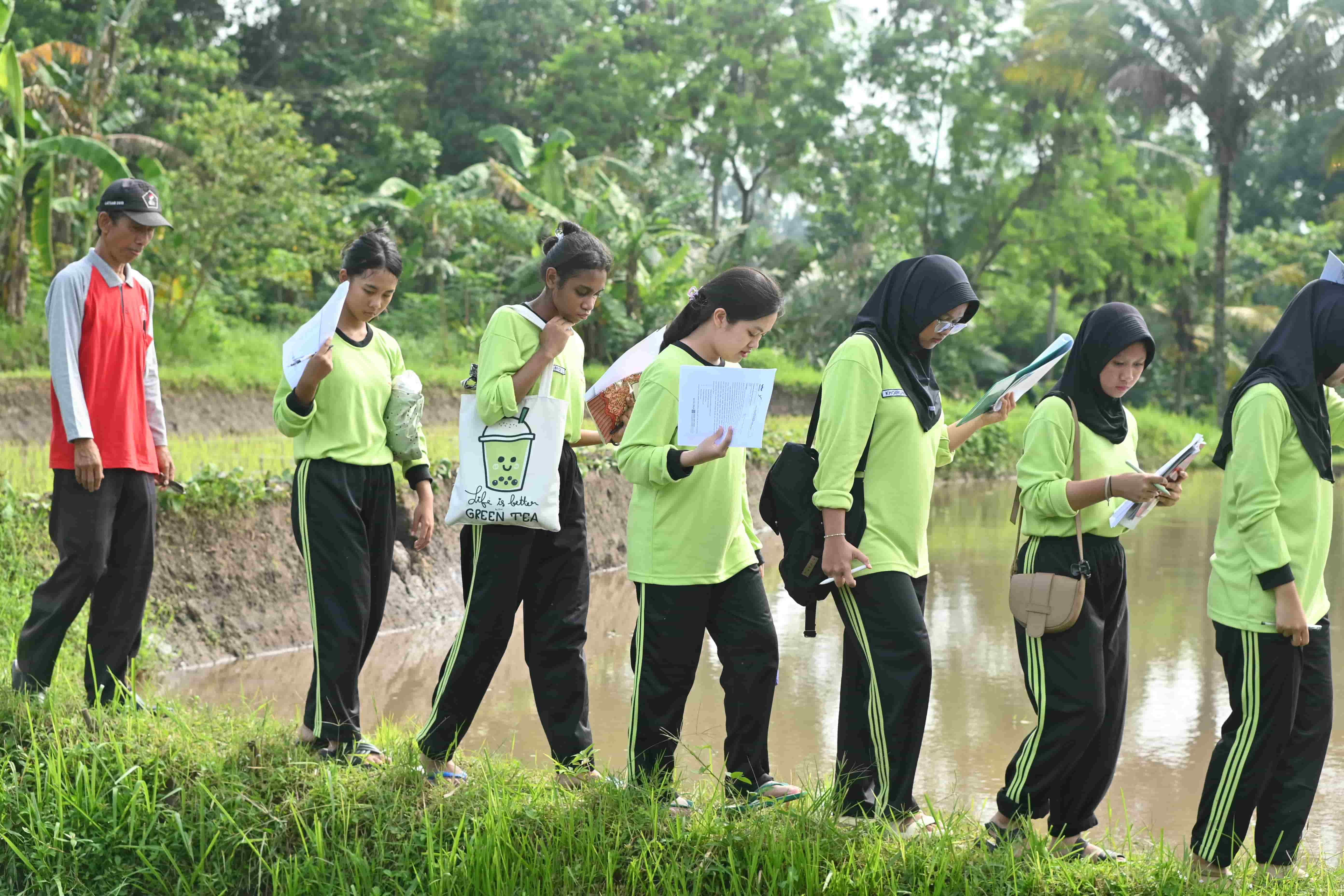 Why Educational Tourism in a Village Is the Best Choice for Students