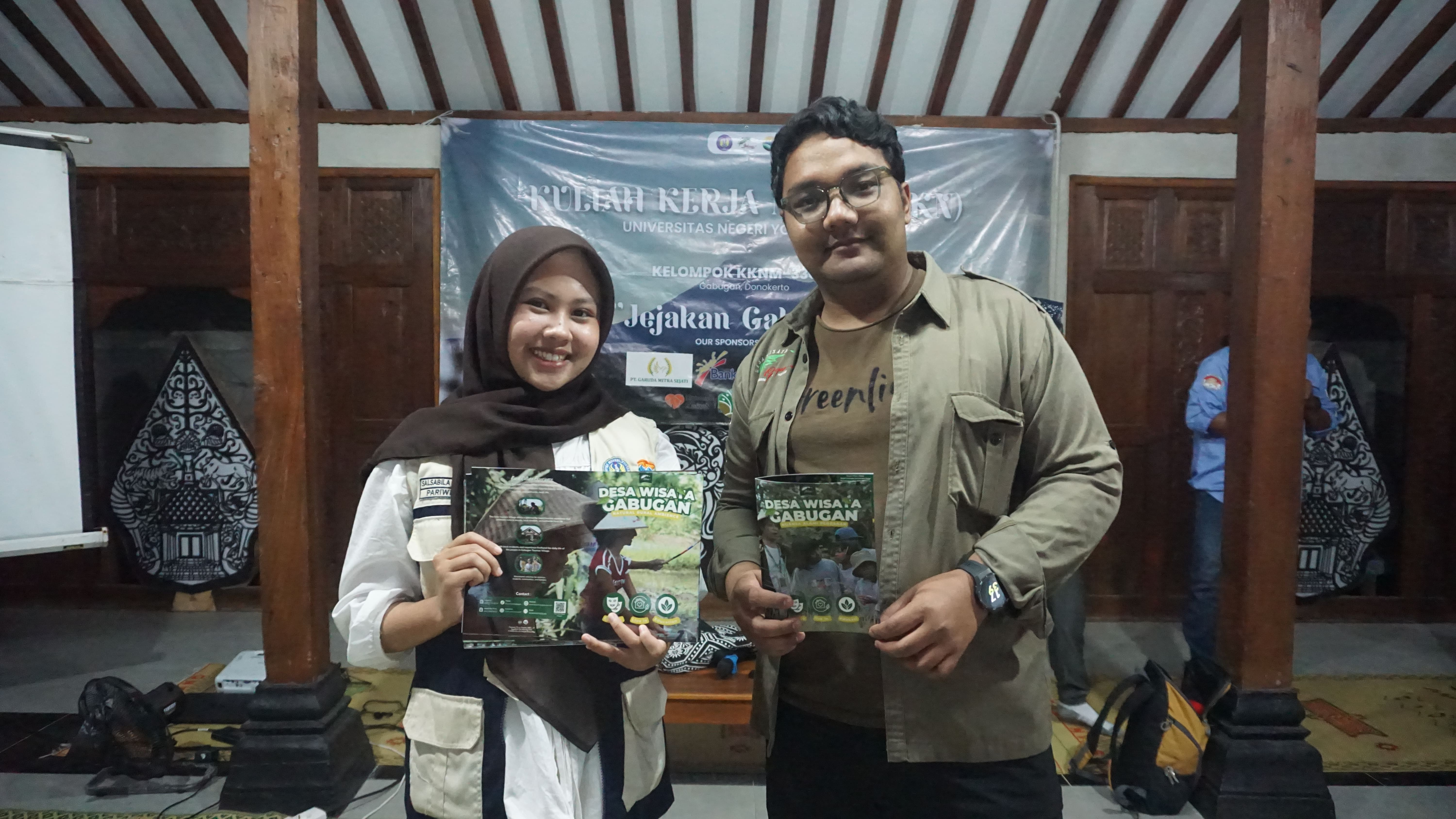 SDGs 8: Mahasiswa KKN Mandiri UNY 33084 Susun Company Profile untuk Mendukung Promosi Desa Wisata Gabugan
