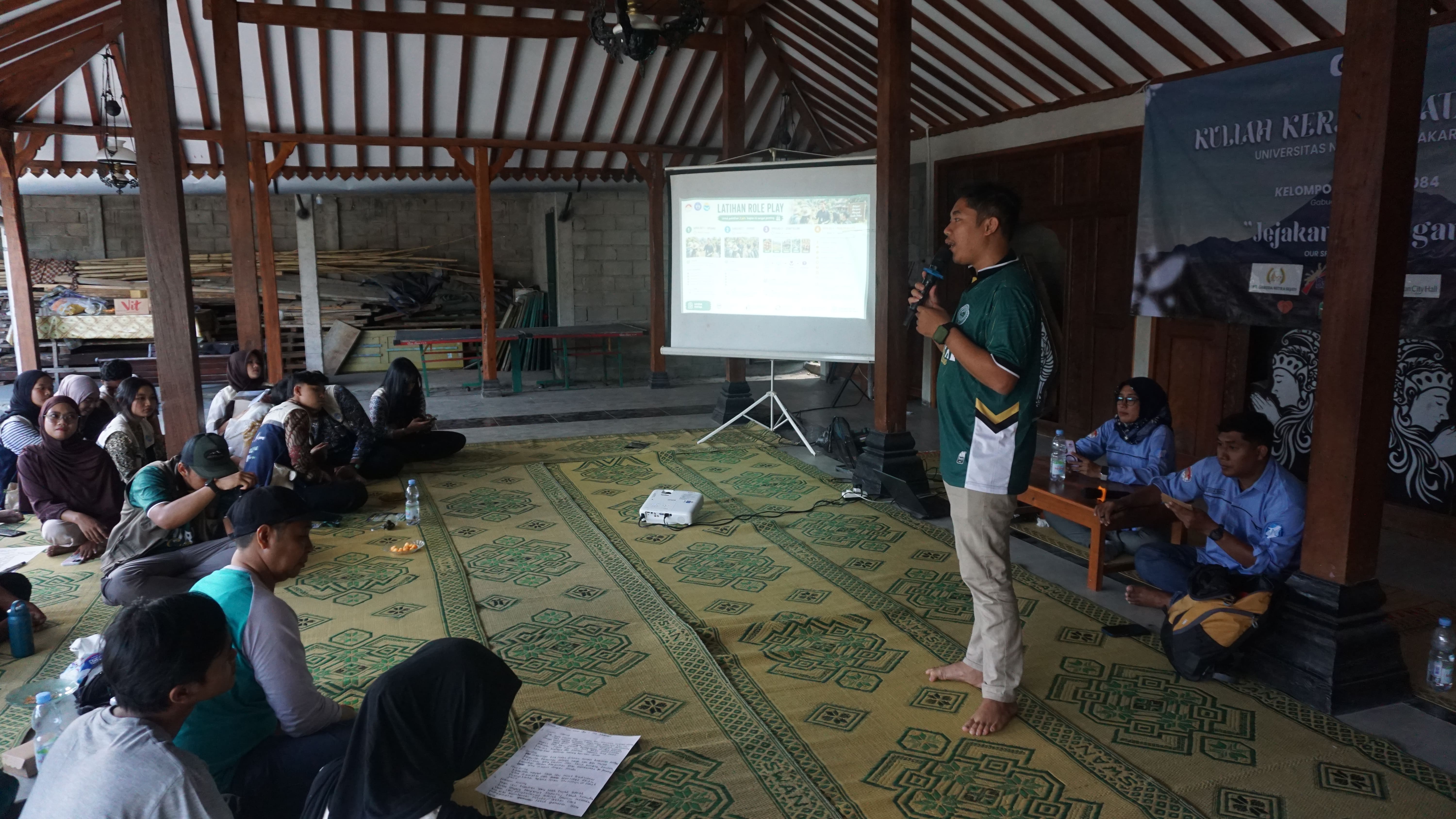 Improving community competence, KKN UNY supports SDGs 4 through Gabugan Local Guide Academy